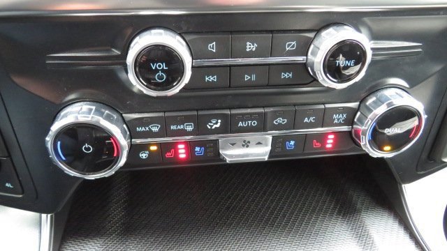 Certified 2022 Ford F150 Raptor w/ Raptor 37 Performance Package image 19