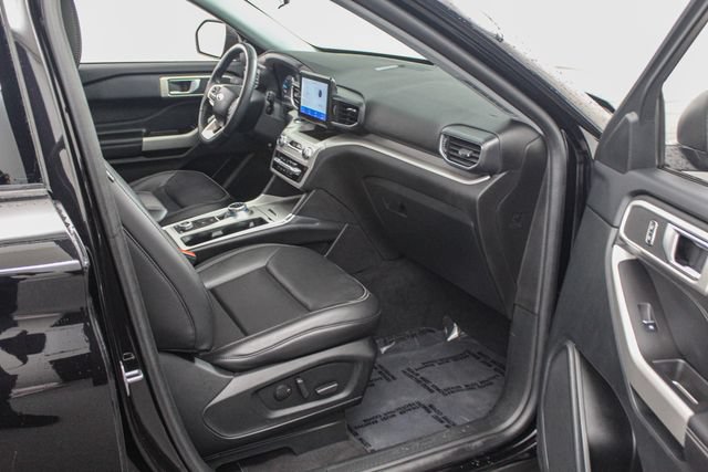 Certified 2023 Ford Explorer XLT w/ Equipment Group 202A AWD/4WD image 24
