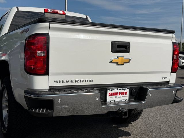 Used 2018 Chevrolet Silverado 1500 LTZ w/ LTZ Plus Package AWD/4WD image 29