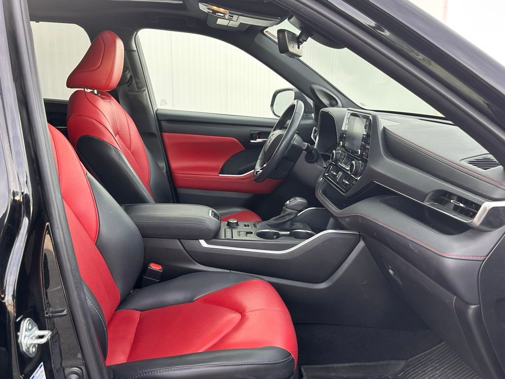 Used 2021 Toyota Highlander XSE image 22