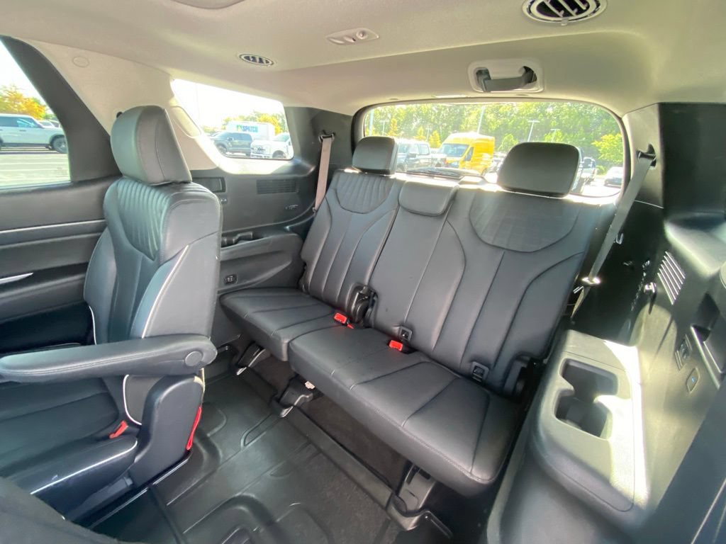 Used 2024 Hyundai Palisade Limited AWD/4WD image 25