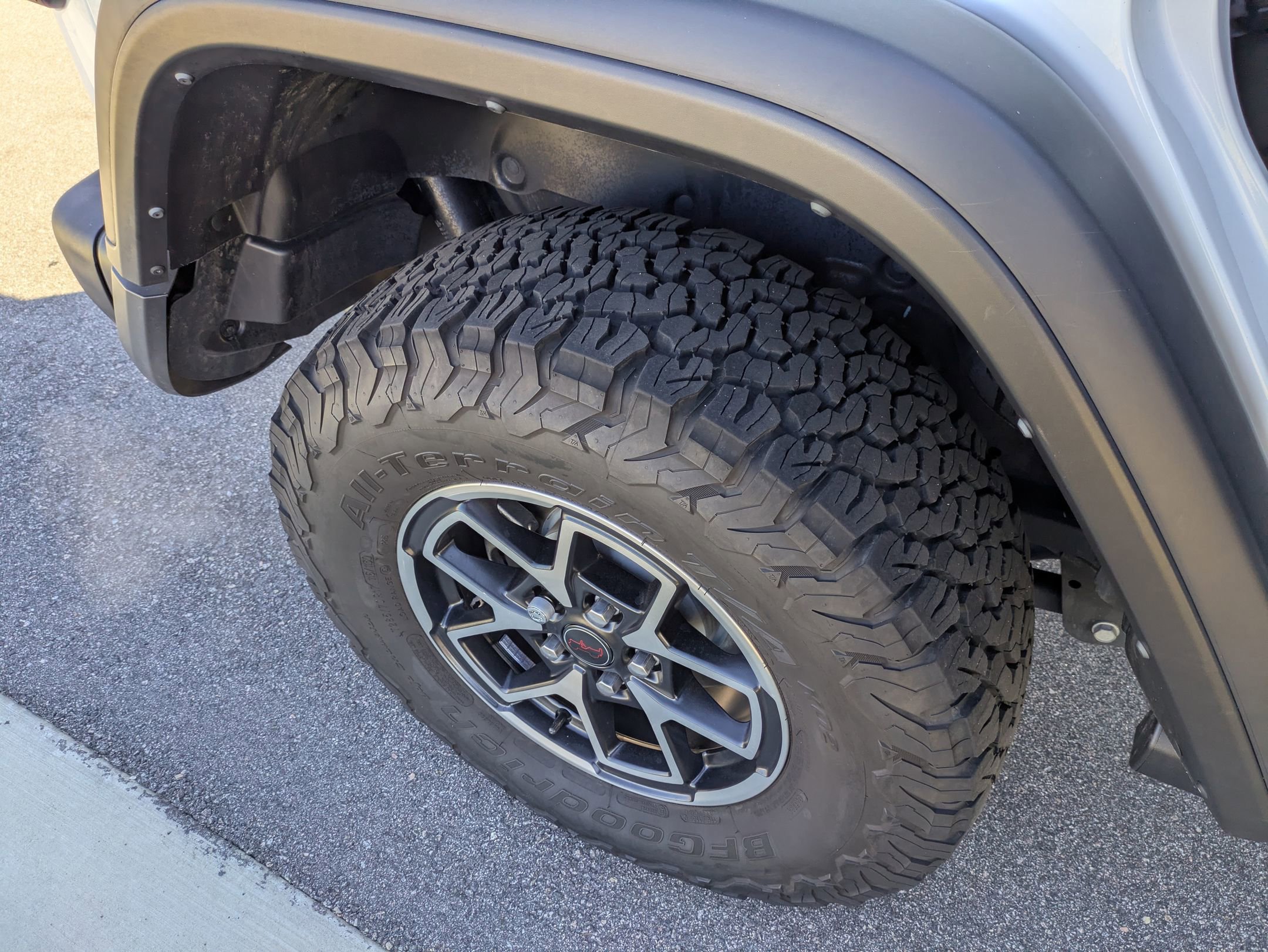 Used 2024 Jeep Wrangler Unlimited Rubicon w/ Capability Package image 37