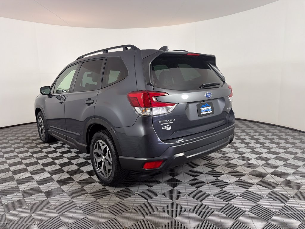 Used 2022 Subaru Forester Premium AWD/4WD image 5