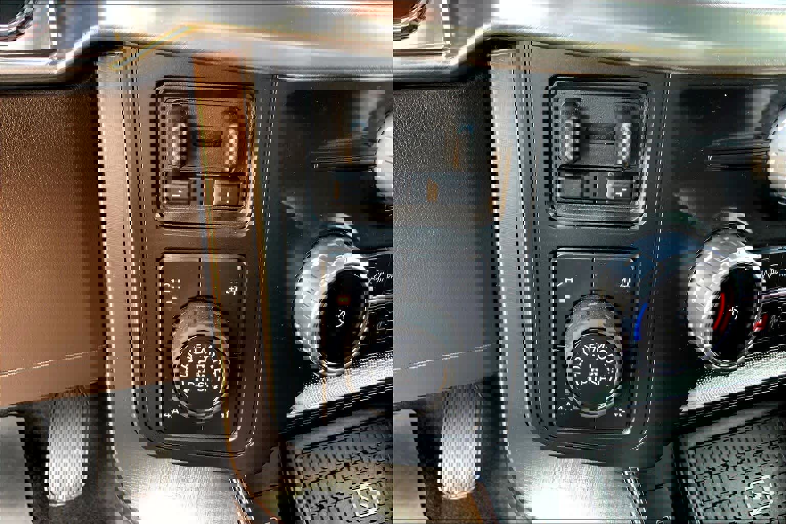 Certified 2025 Ford F150 King Ranch w/ FX4 Off-Road Package image 29