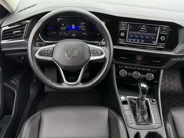 Used 2022 Volkswagen Jetta SE w/ Panoramic Sunroof Package FWD image 10