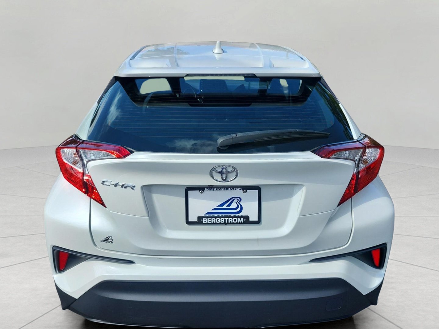Used 2021 Toyota C-HR XLE FWD image 12