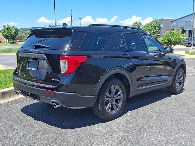 Certified 2022 Ford Explorer XLT w/ Equipment Group 202A AWD/4WD image 6