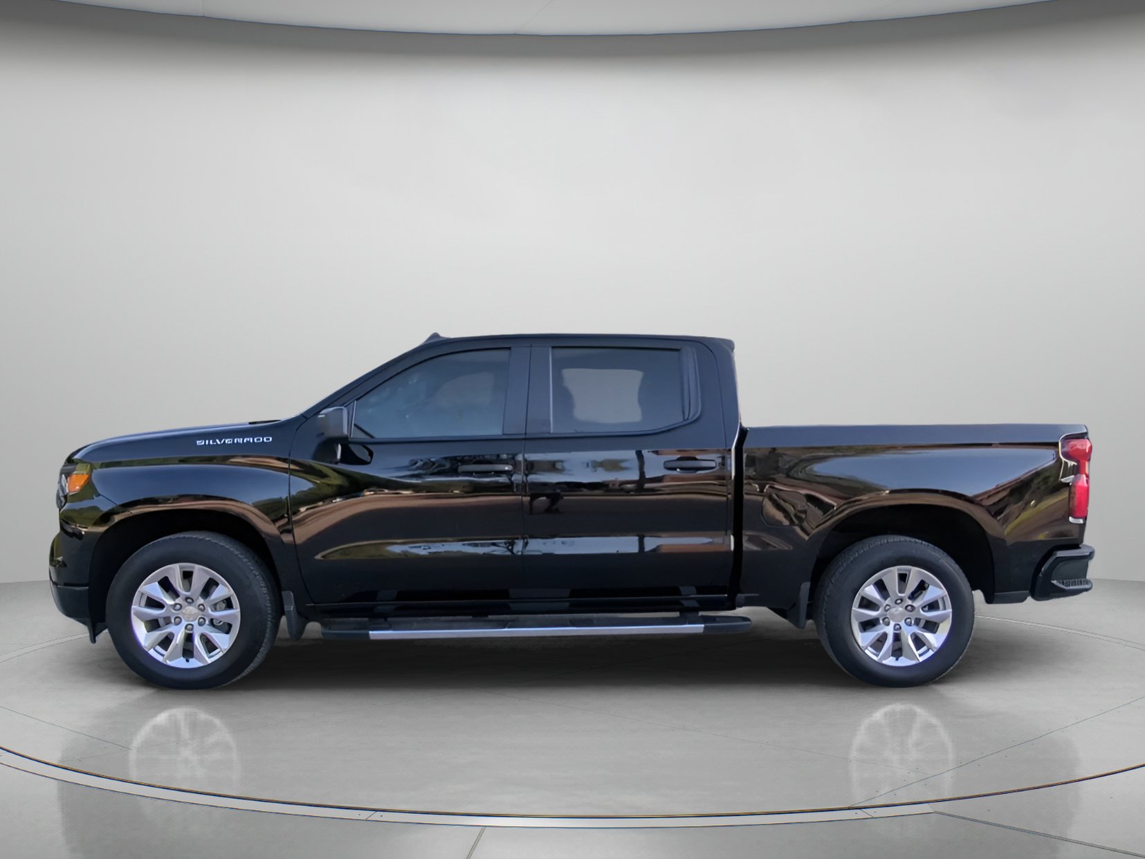 Used 2024 Chevrolet Silverado 1500 Custom RWD image 17