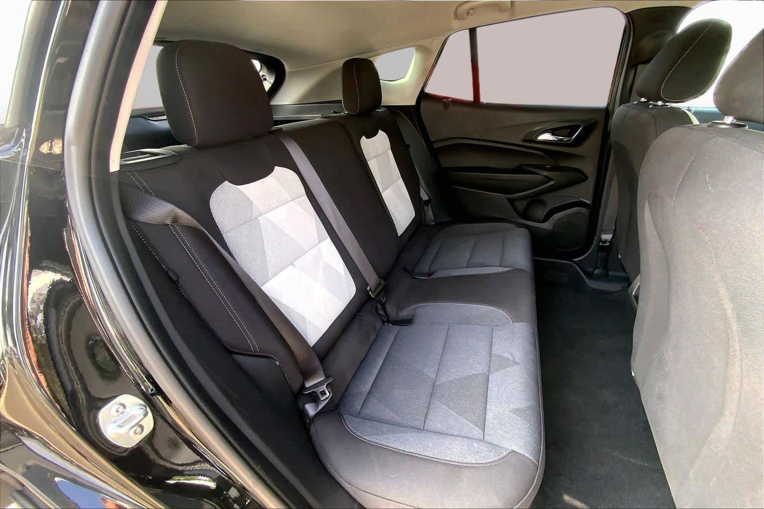 Used 2025 Chevrolet Trax LS FWD image 20
