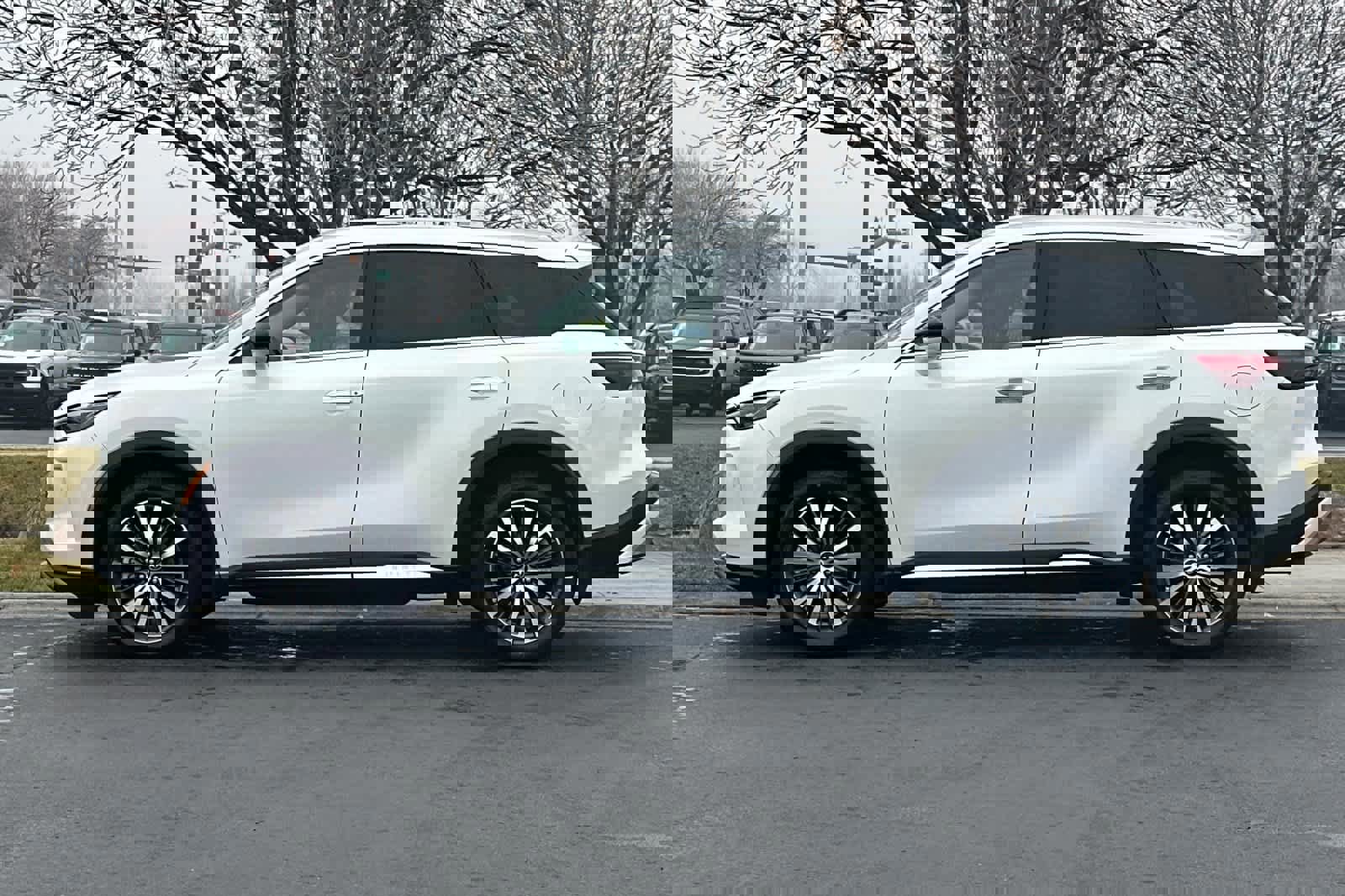 Used 2025 INFINITI QX60 Sensory w/ Vision Package image 2