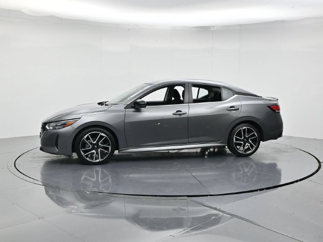 Used 2025 Nissan Sentra SR FWD image 6