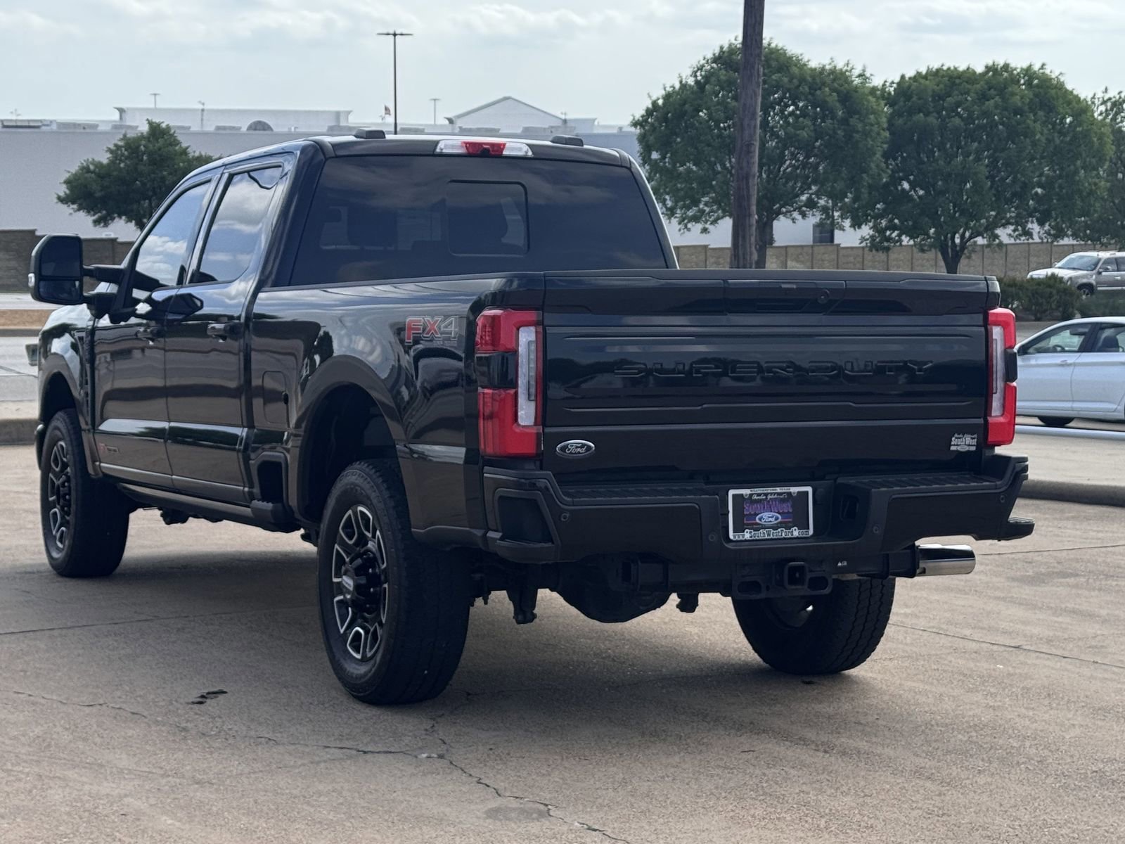 Certified 2025 Ford F250 Platinum AWD/4WD image 3