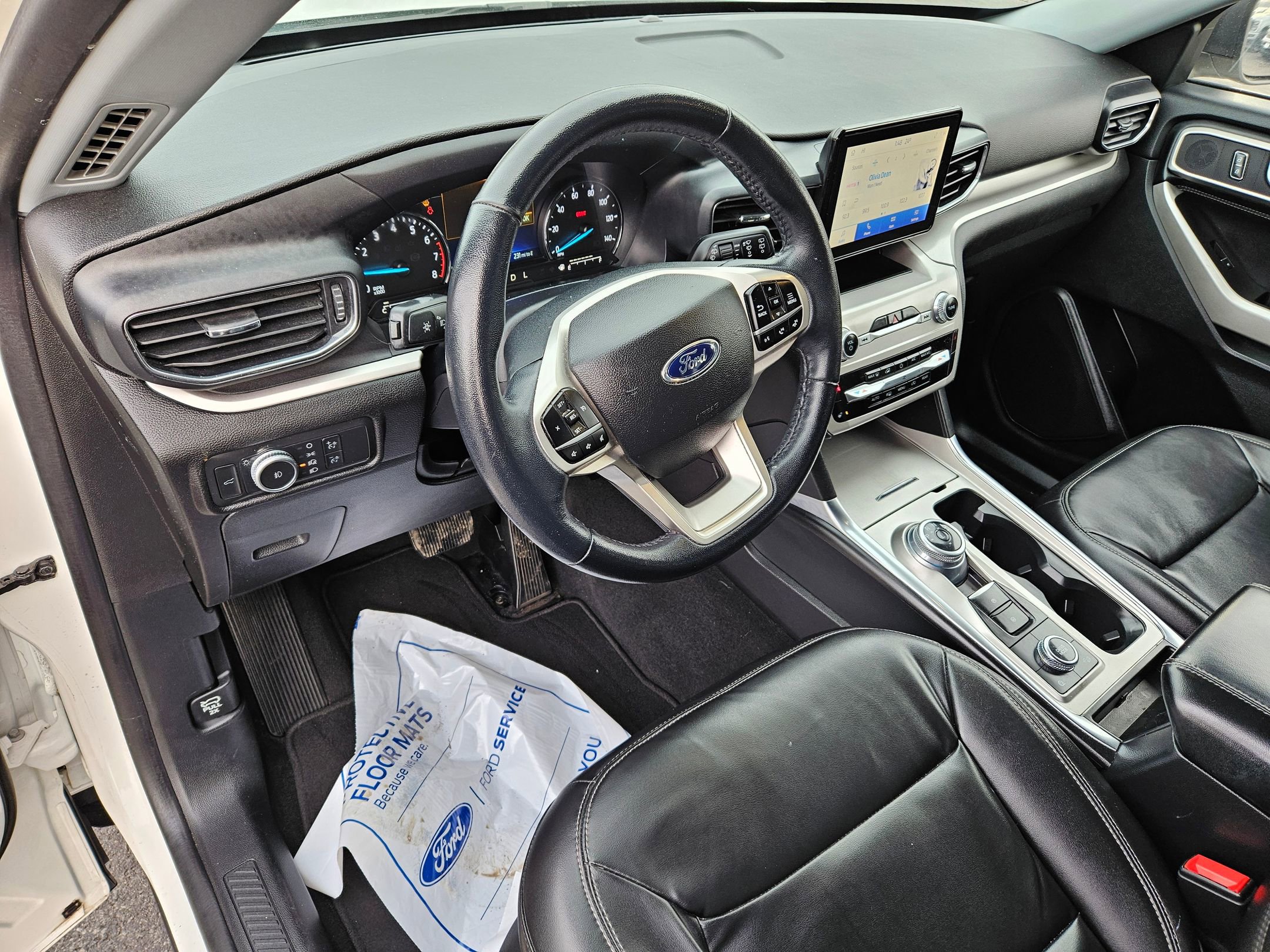 Certified 2022 Ford Explorer XLT w/ Equipment Group 202A image 8