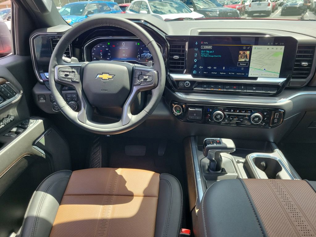 Used 2025 Chevrolet Silverado 1500 High Country w/ Technology Package AWD/4WD image 12