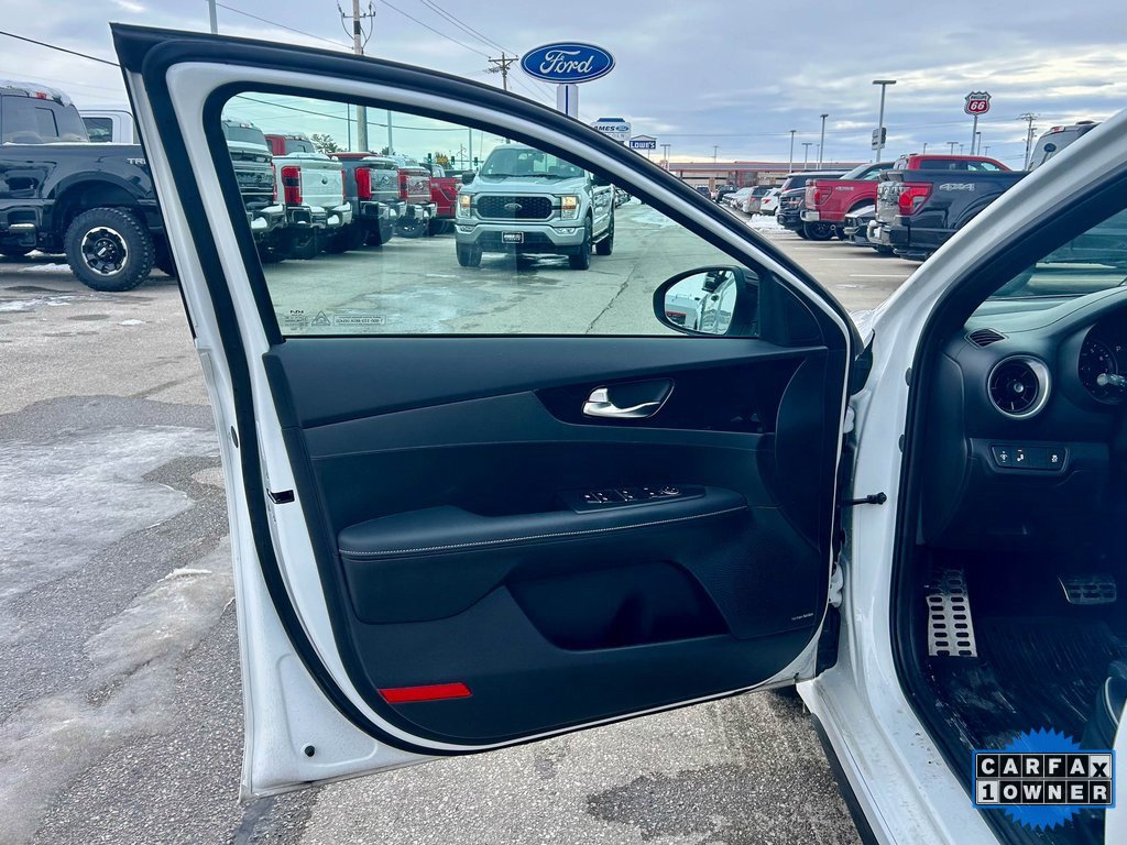 Used 2024 Kia Forte GT-Line w/ GT-Line Premium Package image 11