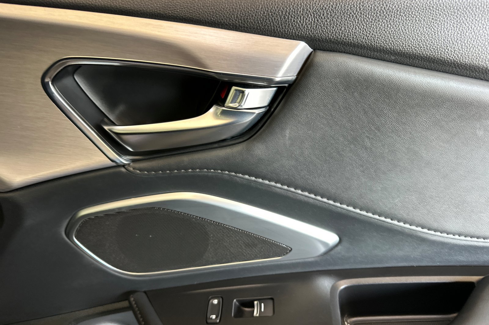 Used 2023 Acura RDX FWD image 18