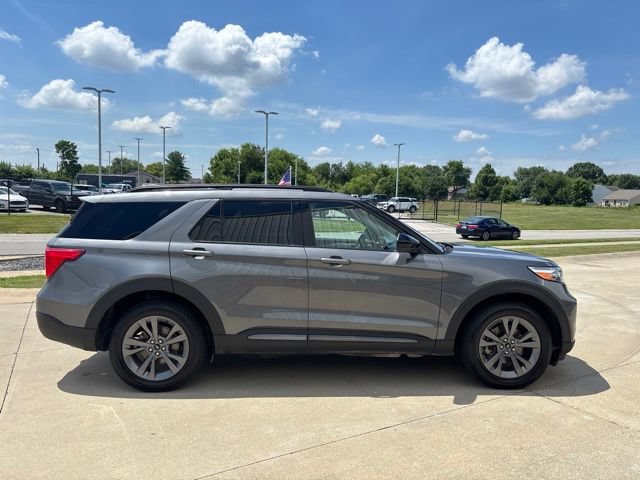 Certified 2023 Ford Explorer XLT w/ Equipment Group 202A AWD/4WD image 7