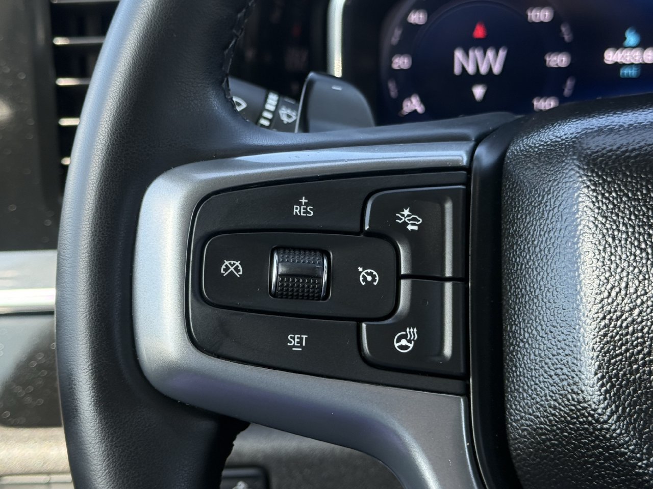 Used 2024 Chevrolet Silverado 1500 LT Trail Boss w/ LT Trail Boss Premium Package AWD/4WD image 12