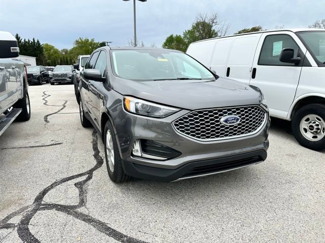 Certified 2023 Ford Edge SEL w/ Convenience Package AWD/4WD image 2
