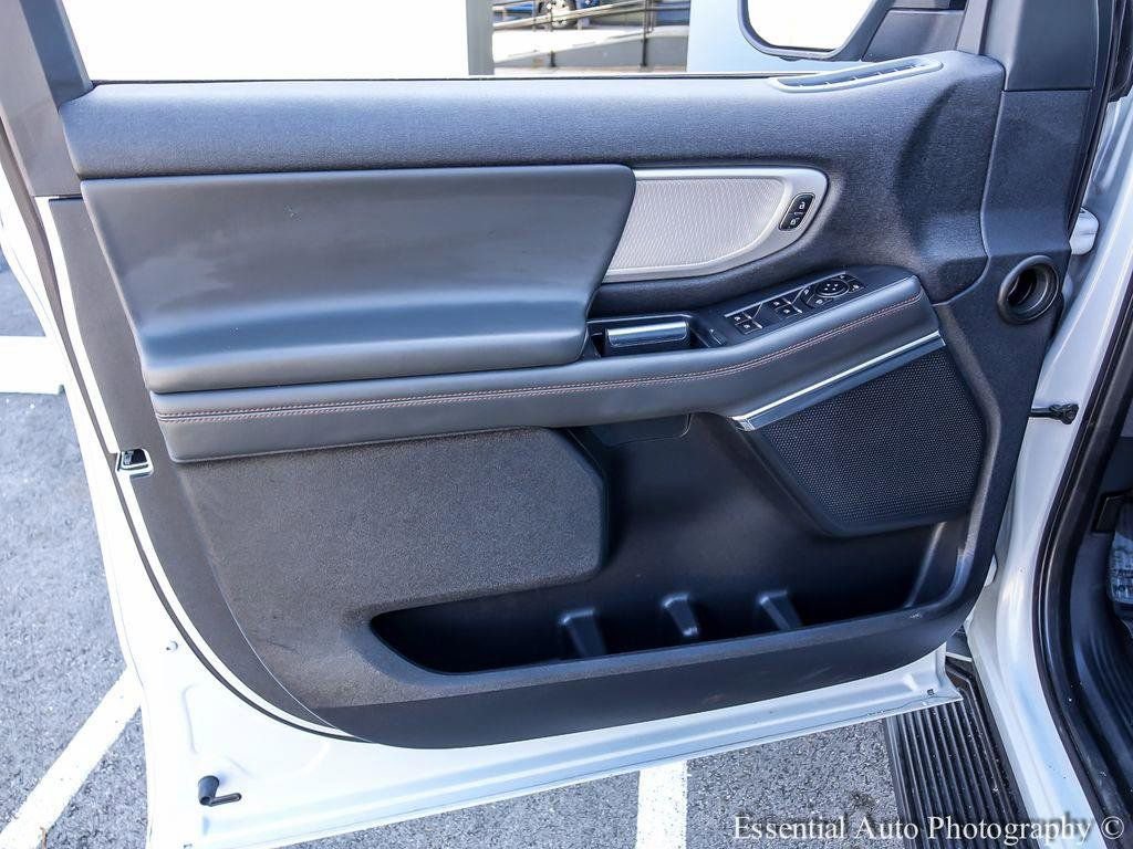 Certified 2025 Ford Expedition Active AWD/4WD image 24