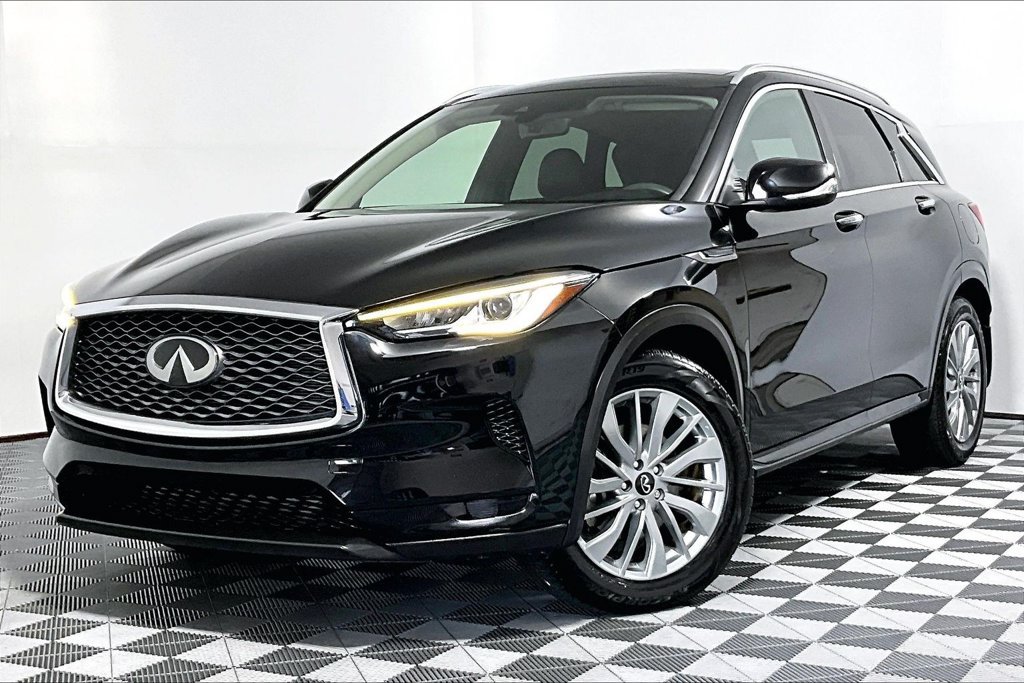 Used 2023 INFINITI QX50 Luxe FWD image 2