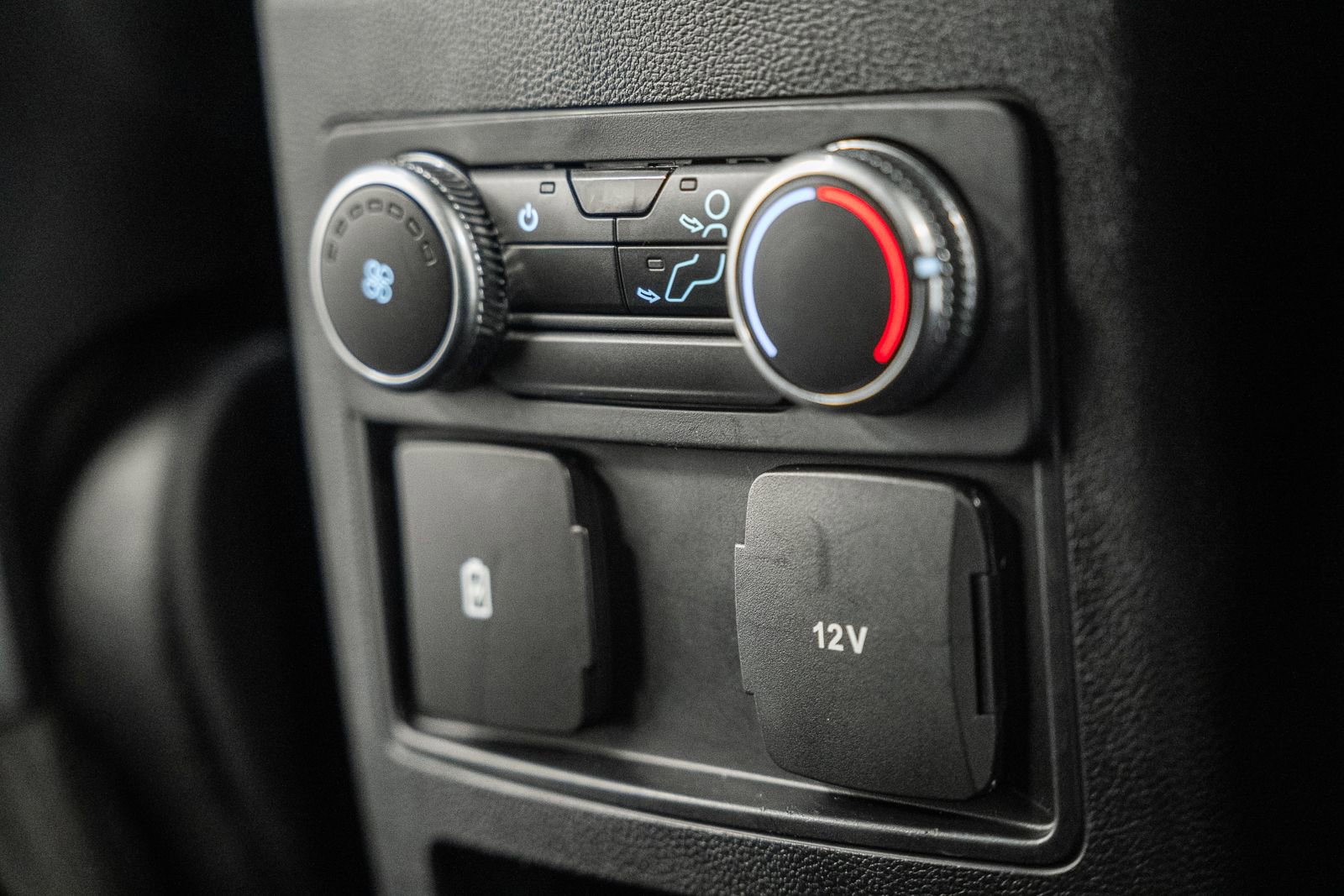 Certified 2020 Ford Explorer XLT w/ Equipment Group 202A image 40