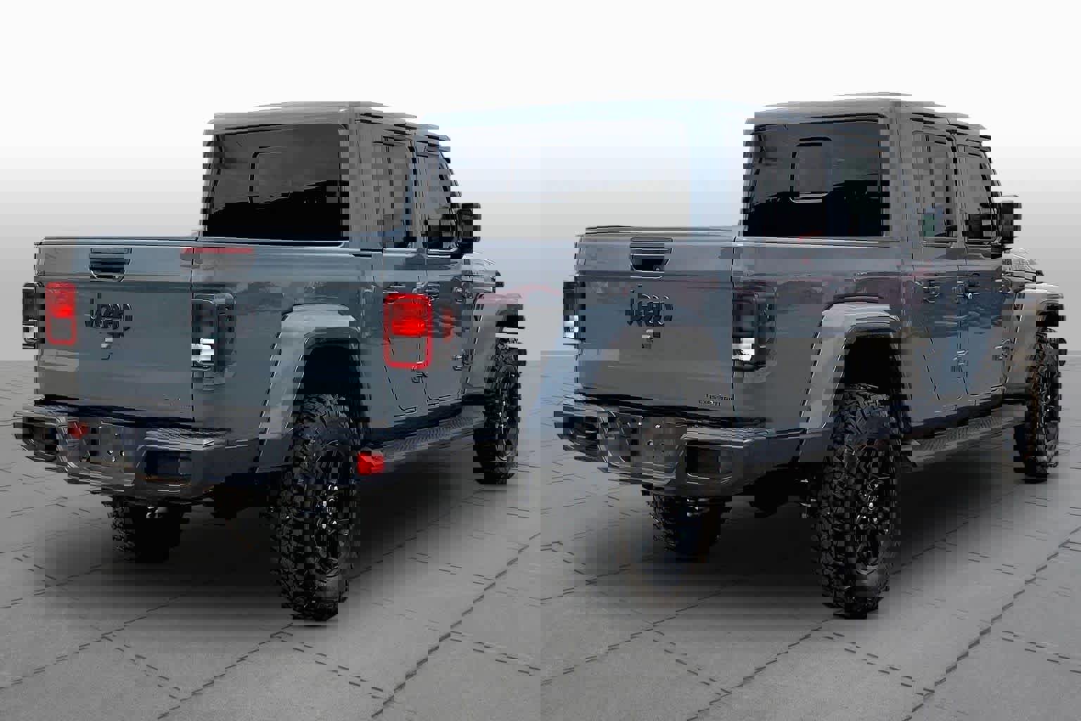 Used 2025 Jeep Gladiator Sport image 13