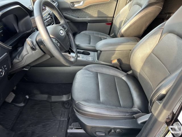 Certified 2020 Ford Escape Titanium AWD/4WD image 19