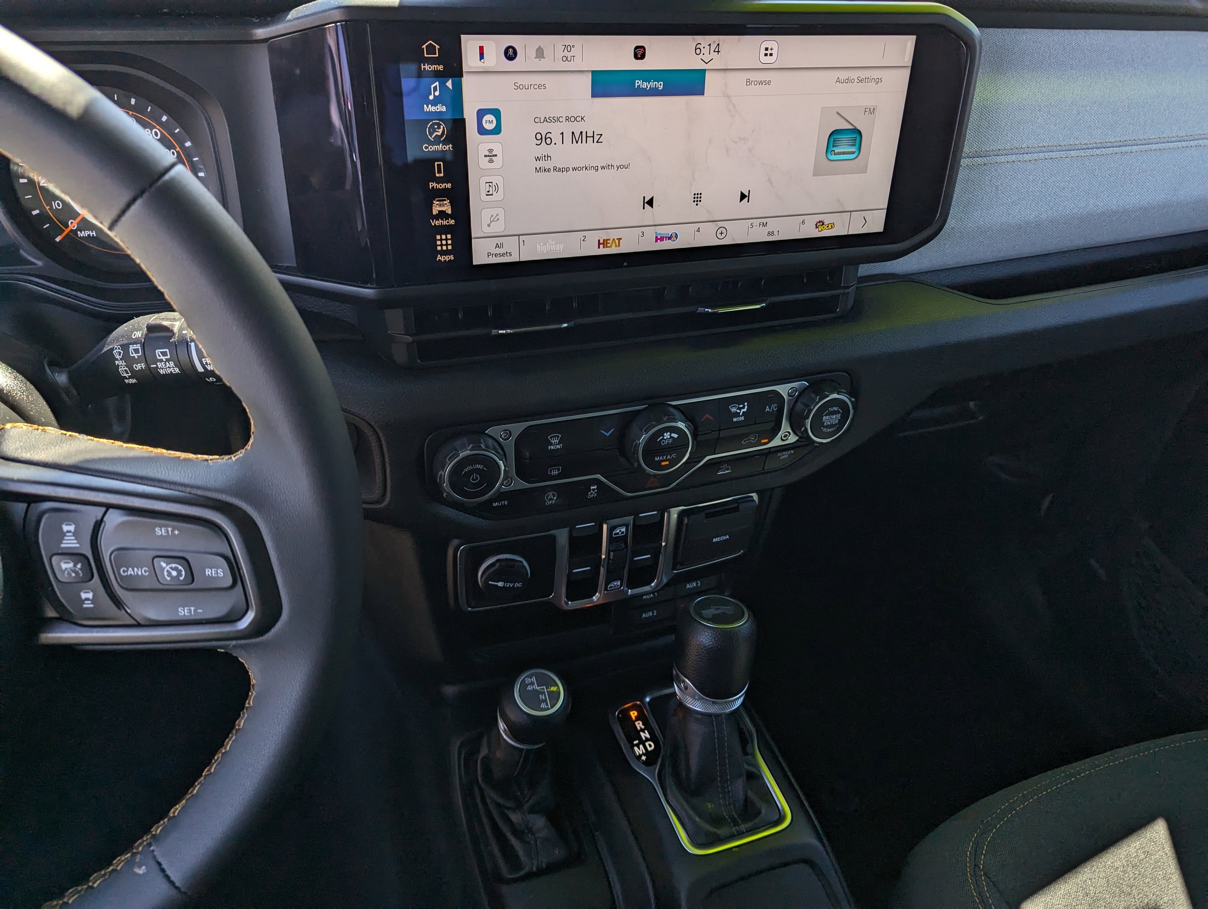 Used 2024 Jeep Wrangler Sport S image 10