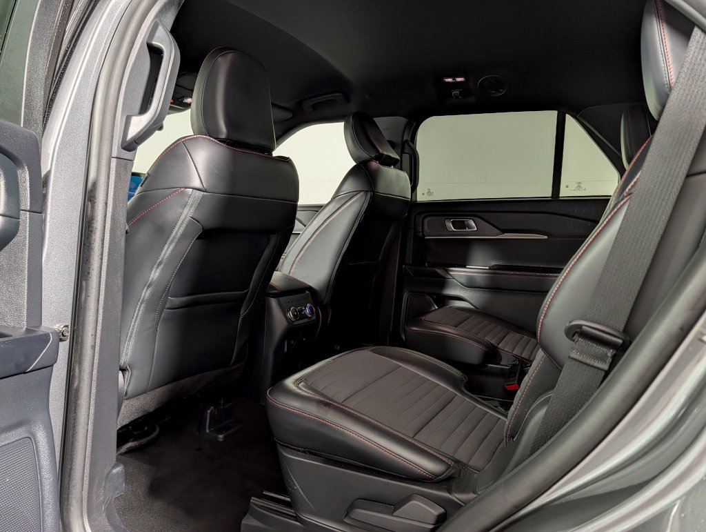 Certified 2025 Ford Explorer ST-Line AWD/4WD image 12