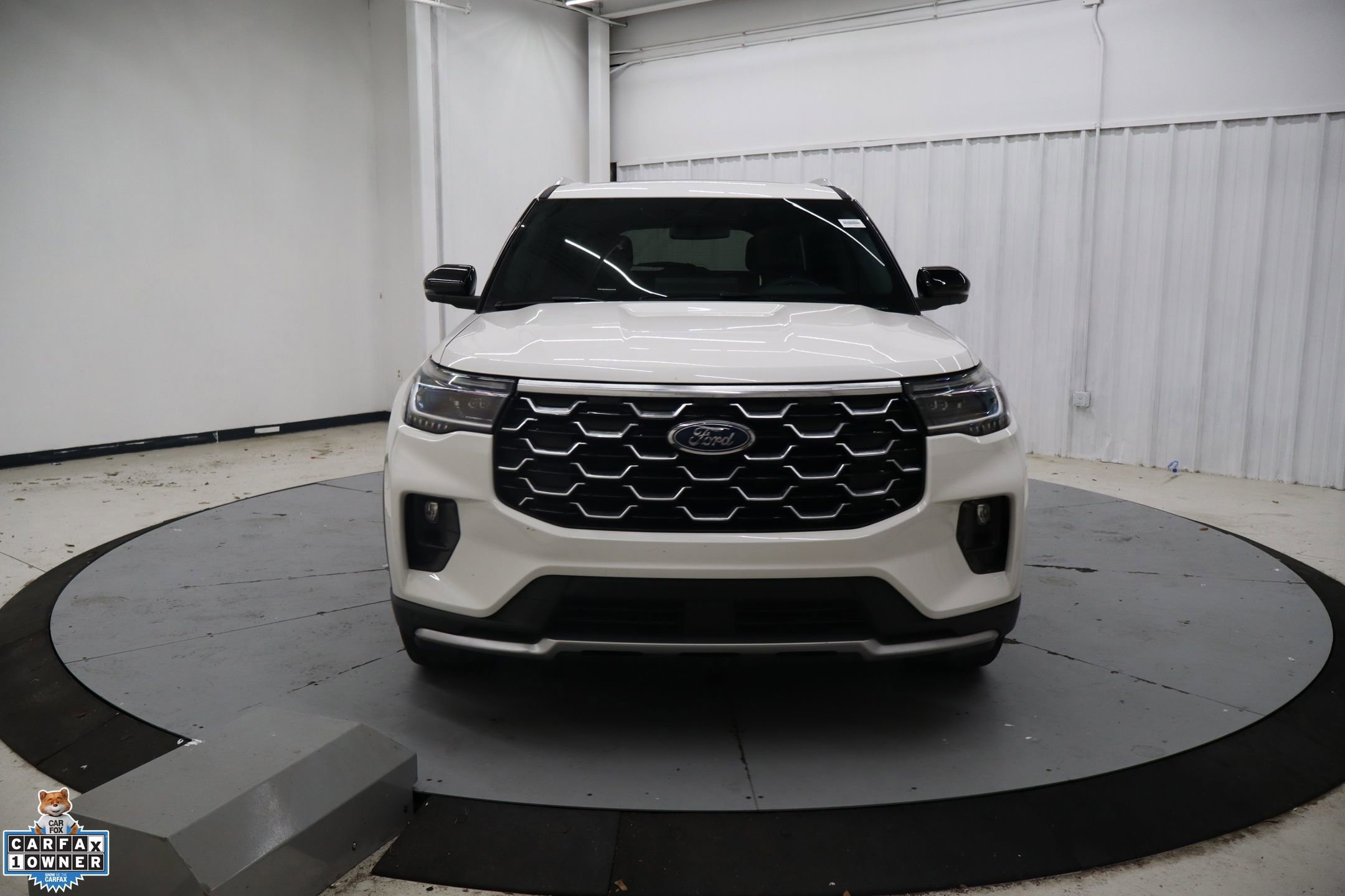 Certified 2025 Ford Explorer Platinum RWD image 14