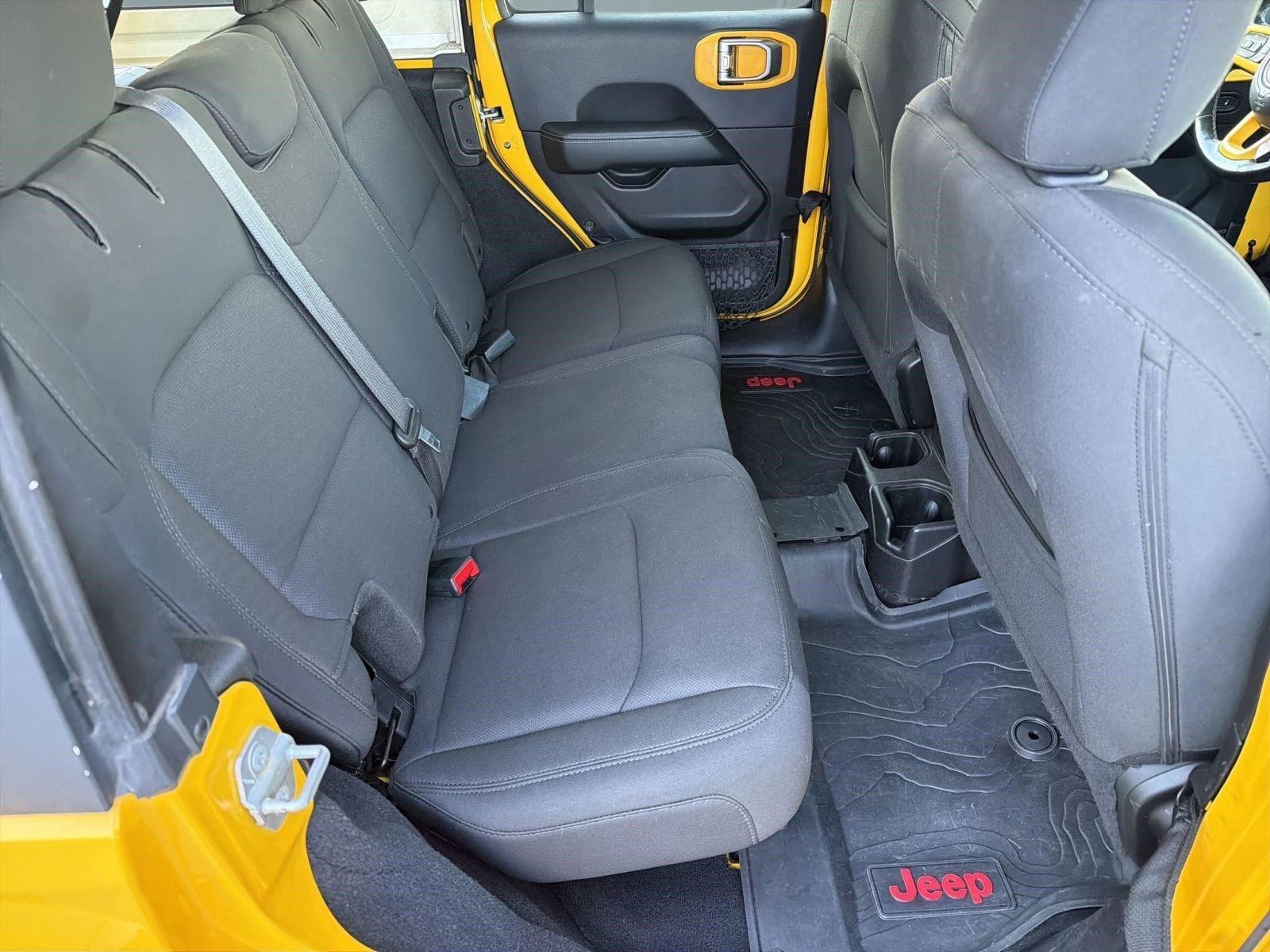 Used 2018 Jeep Wrangler Unlimited Sahara AWD/4WD image 27