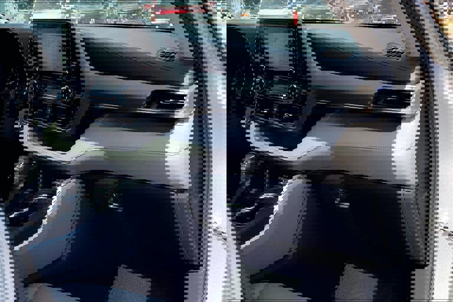 Used 2022 Toyota Highlander XLE image 19