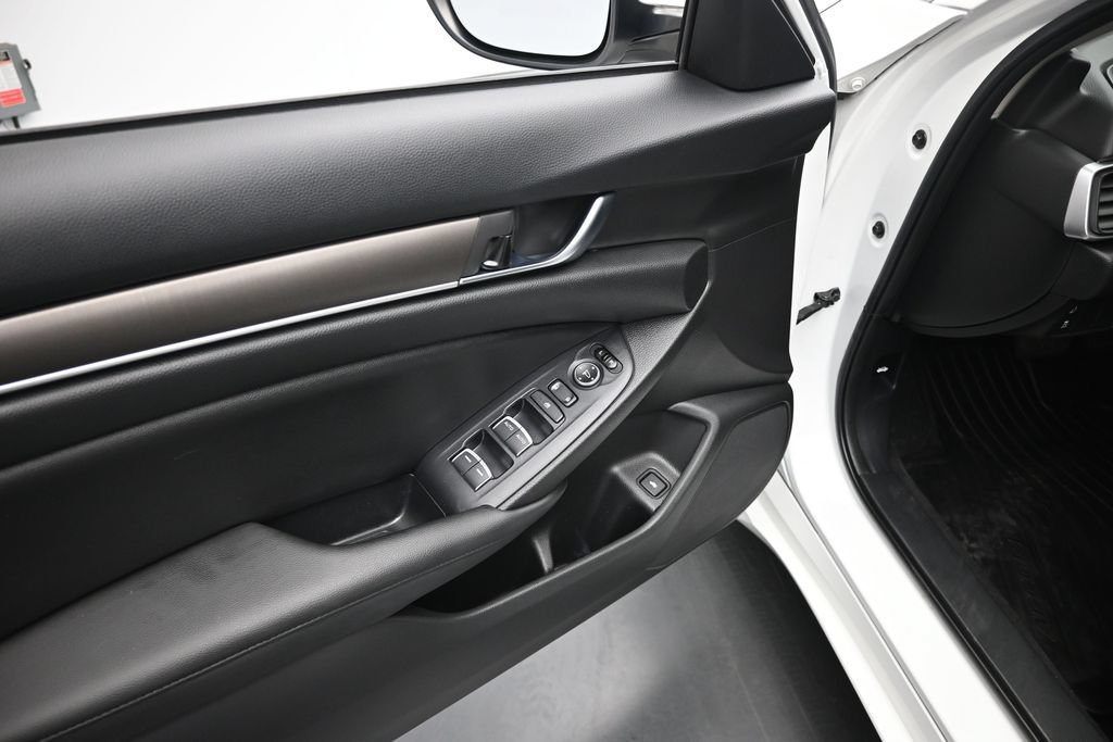 Used 2019 Honda Accord LX image 9