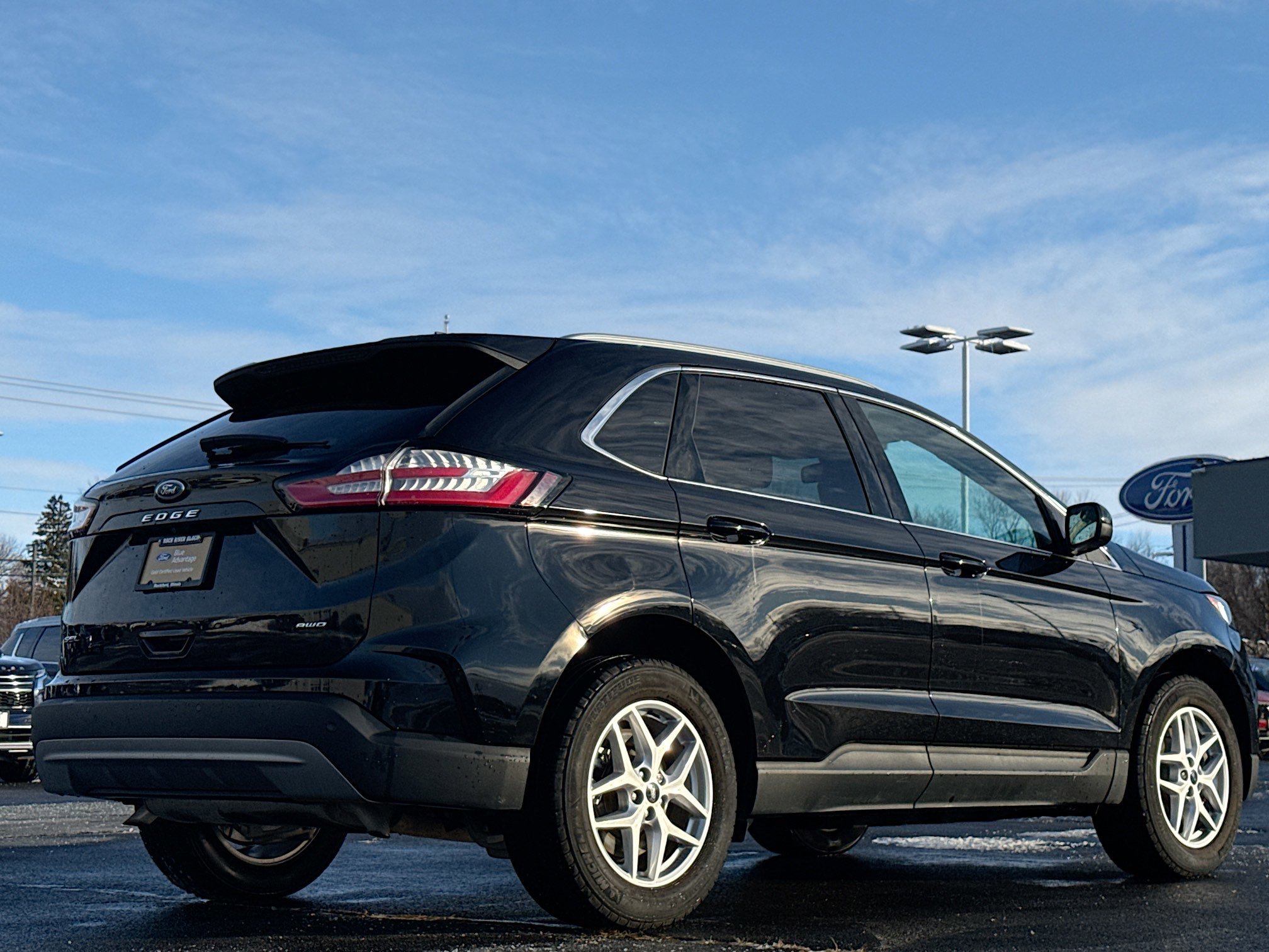 Certified 2022 Ford Edge SEL w/ Convenience Package image 2