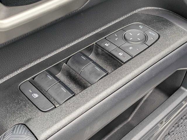 Used 2025 Toyota 4Runner Limited AWD/4WD image 19