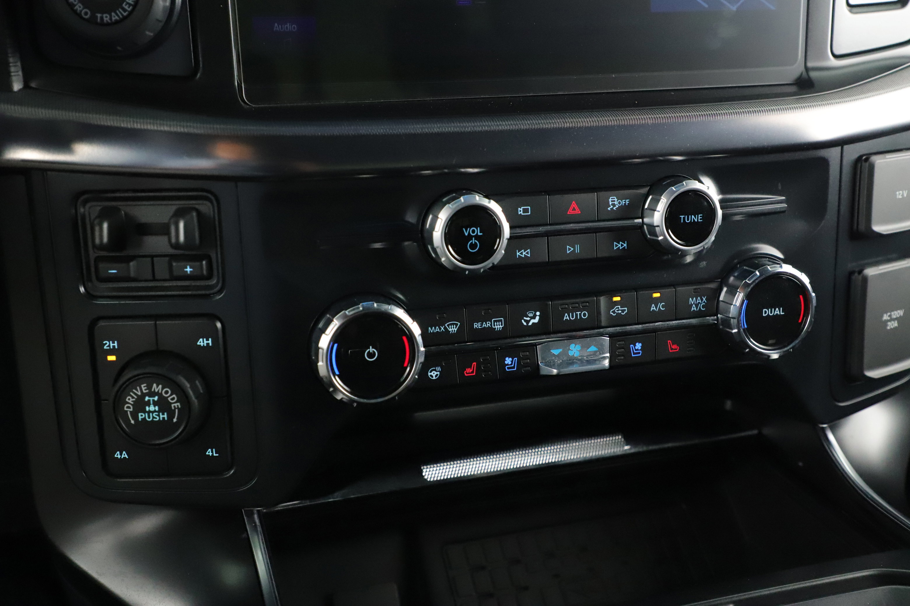 Certified 2025 Ford F150 Raptor image 23