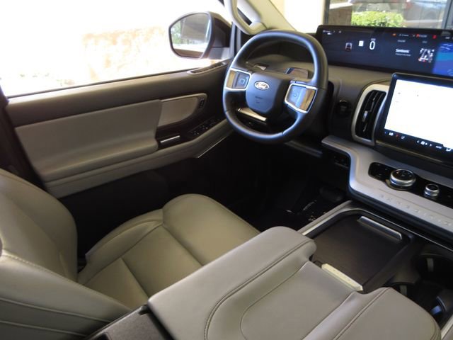 Certified 2025 Ford Expedition Active image 19