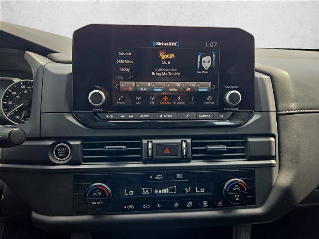 Used 2024 Nissan Pathfinder S FWD image 14