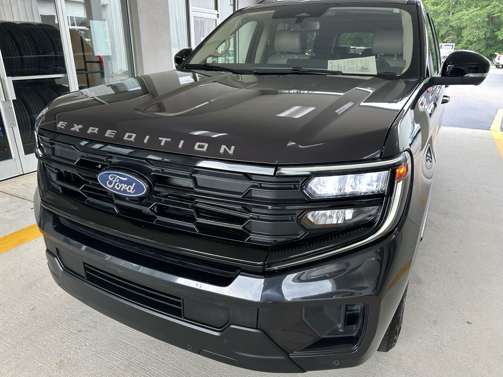 Certified 2025 Ford Expedition Active AWD/4WD video 1