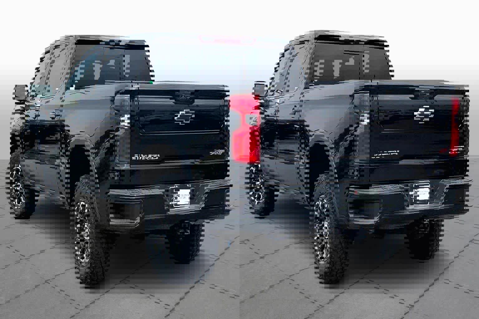 Used 2023 Chevrolet Silverado 1500 ZR2 w/ Technology Package image 4