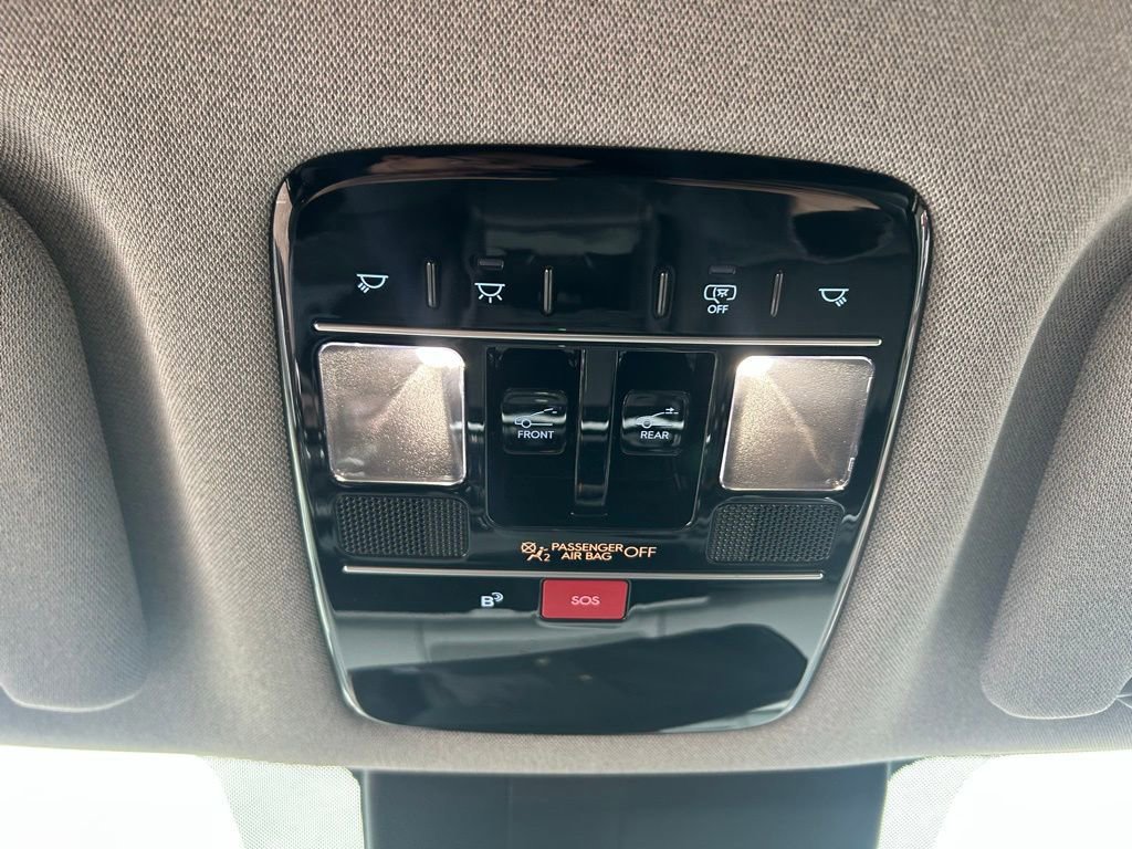 Used 2025 Hyundai Santa Fe Limited image 29