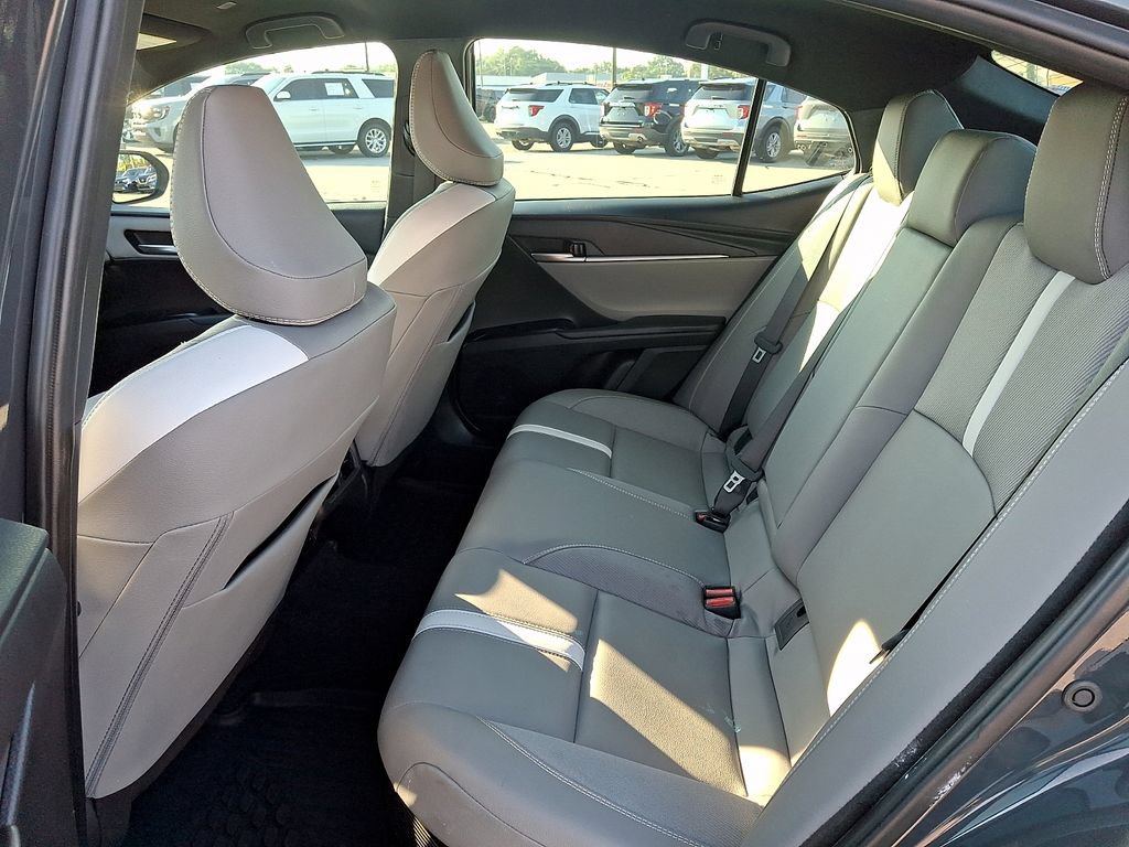 Used 2025 Toyota Camry SE FWD image 10