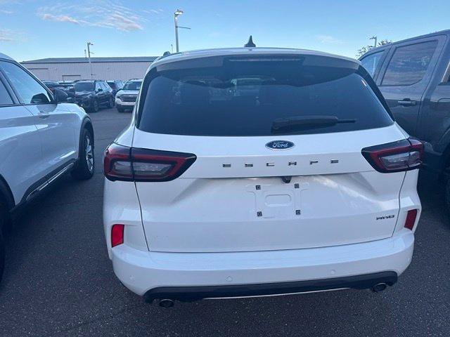 Certified 2023 Ford Escape ST-Line w/ Tech Pack #1 AWD/4WD image 18