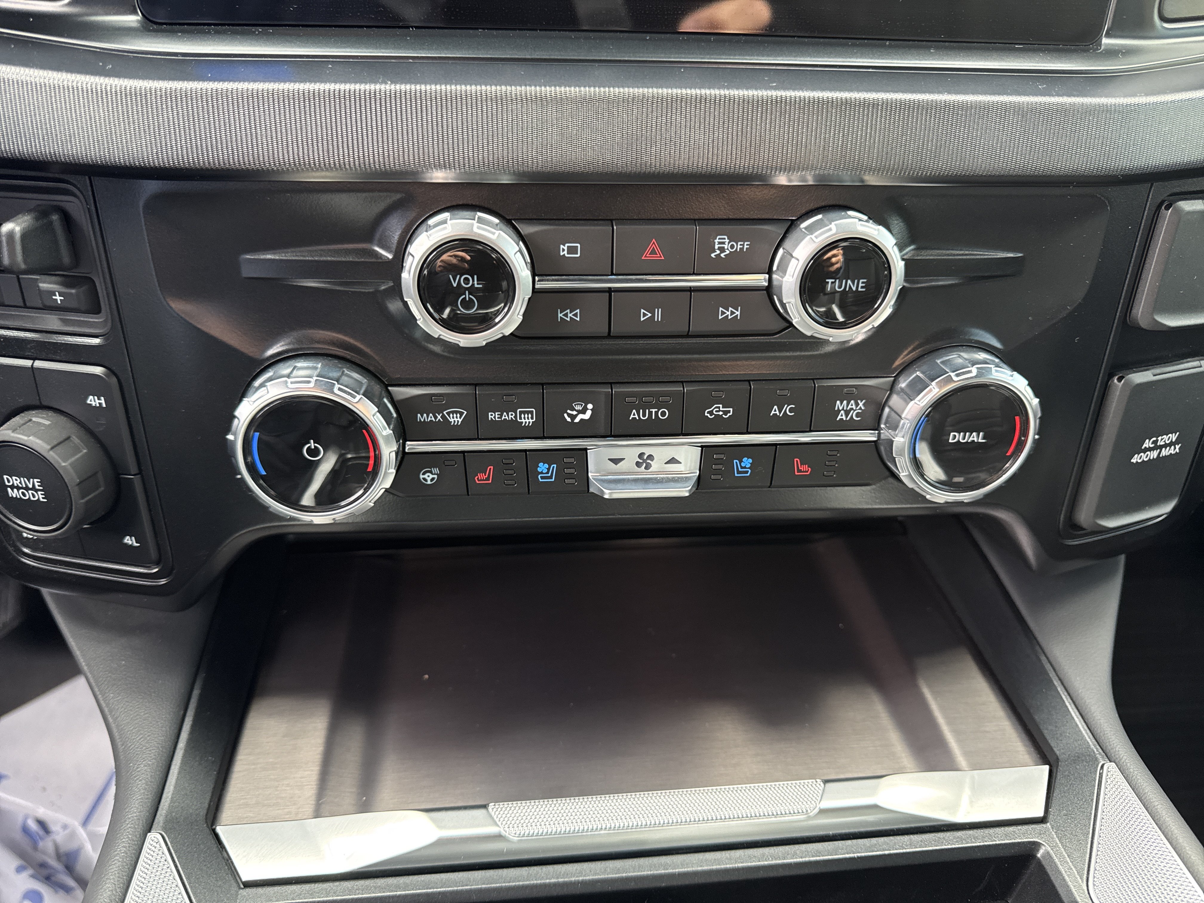 Certified 2026 Ford F250 Platinum AWD/4WD image 18