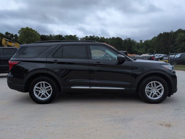 Certified 2025 Ford Explorer Active w/ Active Comfort Package RWD image 3