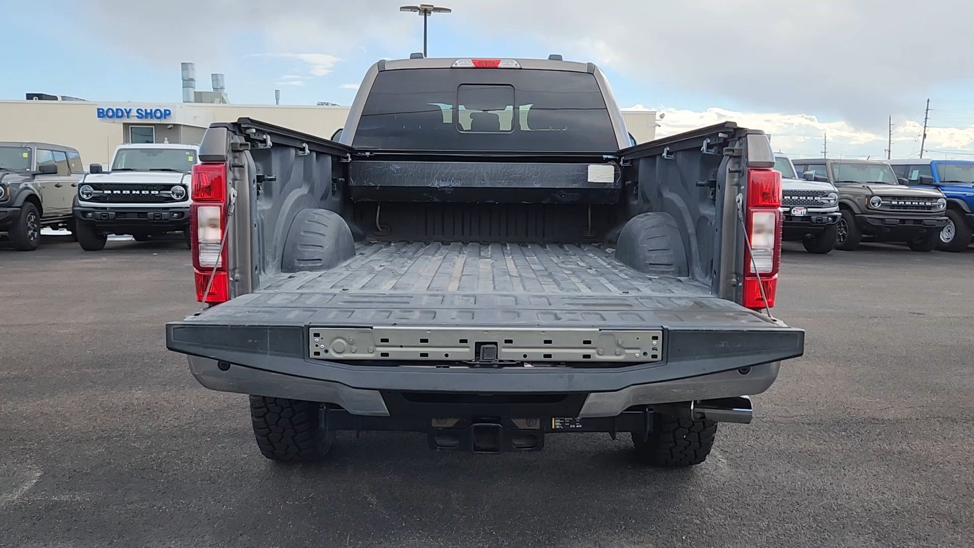 Certified 2020 Ford F250 XLT w/ XLT Premium Package AWD/4WD image 17