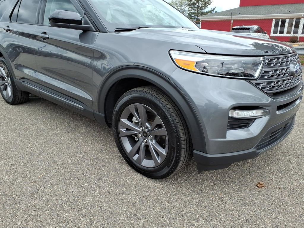 Certified 2024 Ford Explorer XLT w/ Equipment Group 202A AWD/4WD image 6