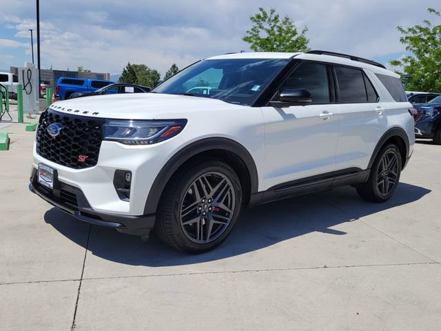 Certified 2025 Ford Explorer ST AWD/4WD image 4