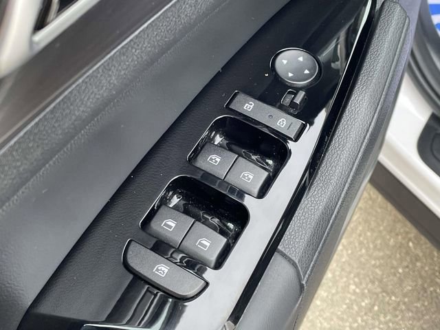 Used 2025 Kia Sportage EX w/ Premium Package image 15